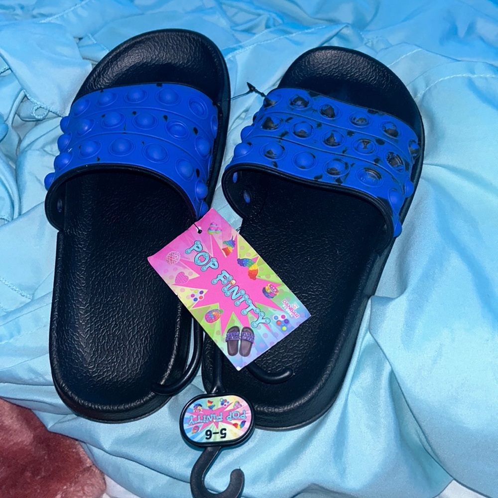 Youth unisex slide sandals - blue/black popit - size 5-6 - Brand New with tags